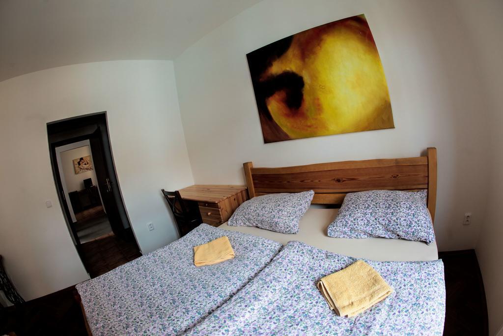 Hostel Singer Pub Ческе-Будеёвице Номер фото