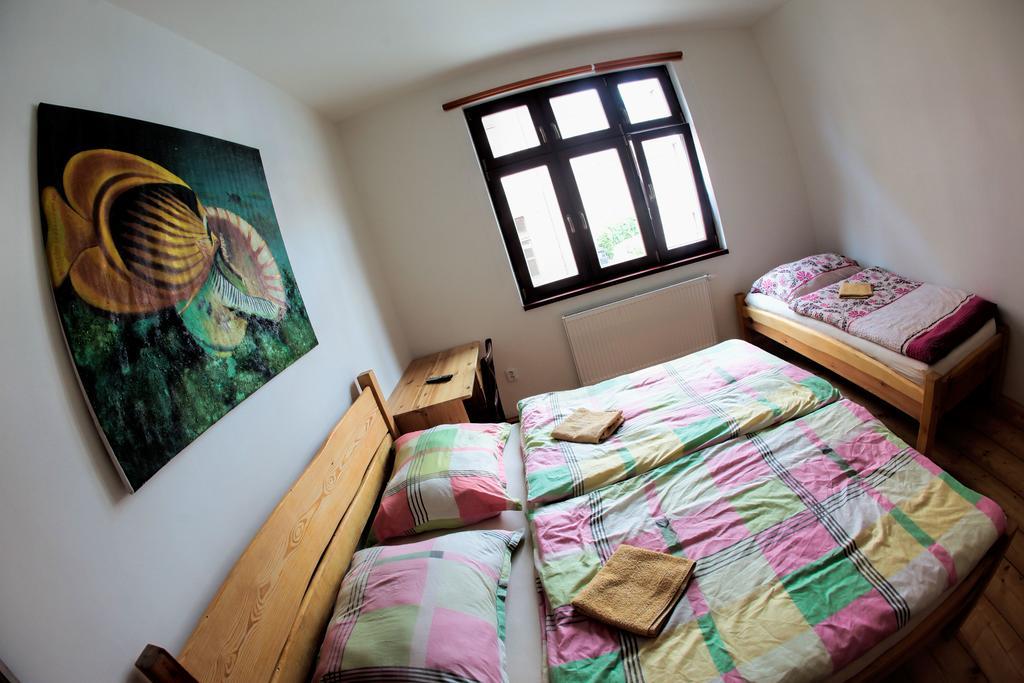 Hostel Singer Pub Ческе-Будеёвице Номер фото
